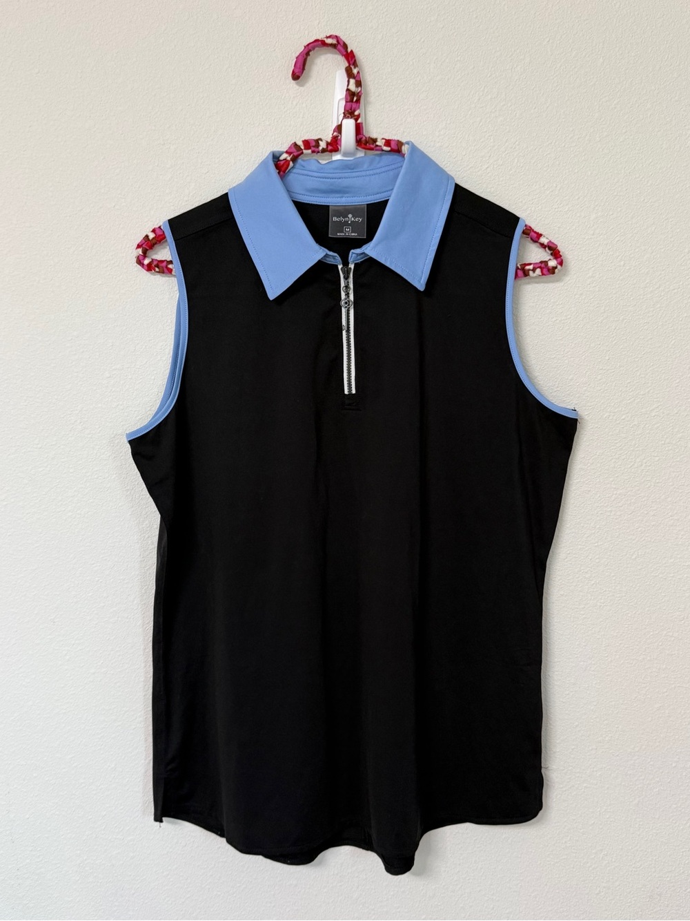 Belyn Key BK Sleeveless Golf Polo Shirt Black Sky Blue Collar Quarter Zip Medium